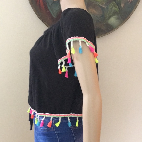 Social Teen top Sz M 🖤🌈 - Picture 4 of 5